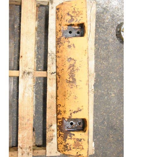 Used Bumper Rear fits Case SR175 SV185 TR270 84274279 47832728 Used Bumper Rear fits Case SR175 SV185 TR270 84274279 47832728