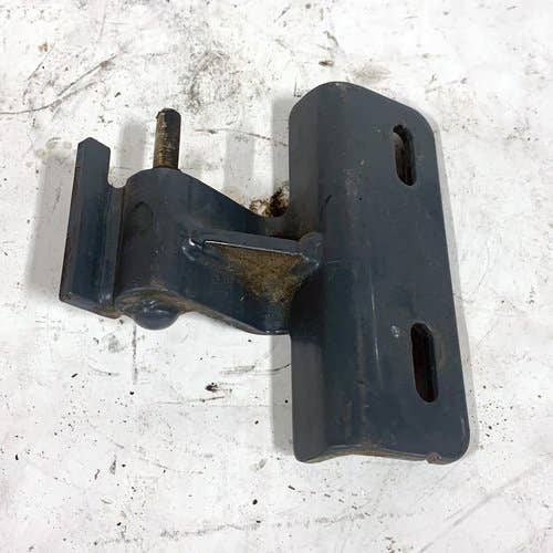454662 | Cab Side Hinge | Gehl R190 R260 V270 V330 V400 |  | 244212