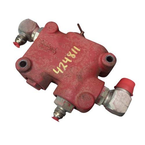424811 | Valve | Case IH 800 900 950 955 |  | 127743C91 | 127746C1
