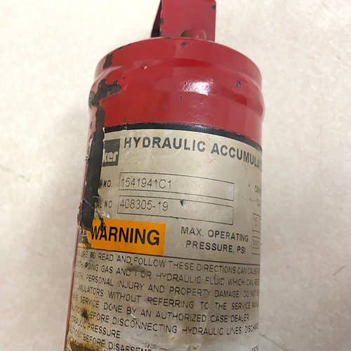 409180 | Hydraulic Accumulator | Case IH 2388 |  | 1541941C1, 87746954