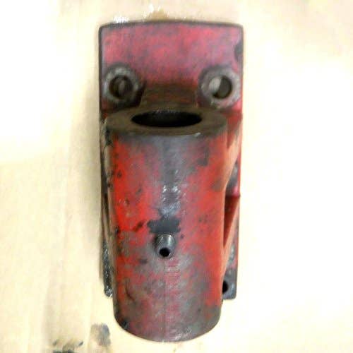 Used King Pin Housing fits Case IH 1620 1640 1644 1660 1666 1680 1688 2144 2166 2188 2344 2366 2377 2388 2577 2588 1970138C1 Used King Pin Housing fits Case IH 1620 1640 1644 1660 1666 1680 1688 2144 2166 2188 2344 2366 2377 2388 2577 2588 1970138C1