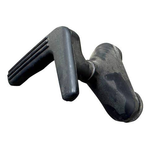 Used Rear Window Latch fits Case IH MX100 MX110 MX120 MX135 MX150 MX170 MX180 MX200 MX210 MX220 MX230 MX240 MX270 230009A4 48153427 fits New Holland Used Rear Window Latch fits Case IH MX100 MX110 MX120 MX135 MX150 MX170 MX180 MX200 MX210 MX220 MX230 MX240 MX270 230009A4 48153427 fits New Holland