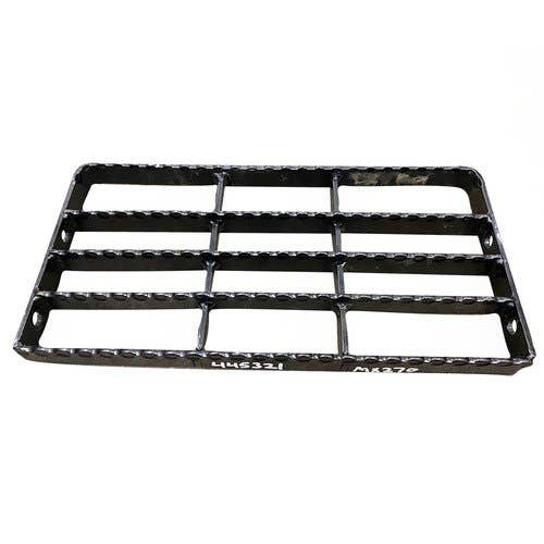 445321 | Welded Steel Step | Case IH MX180 MX200 MX210 MX220 MX230 MX240 MX255 MX270 MX285 Patriot 3240 Patriot 3340 Patriot 4440 SPX3200 SPX4260 STX275 STX325 STX375 STX425 STX450 STX500 |  | 257375A1