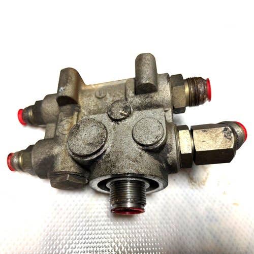 422349 | Hydraulic Filter Head | Case IH 9240 9250 9260 9270 9280 9350 9370 9380 9390 |  | 50-3632T91 | 50-3632T92