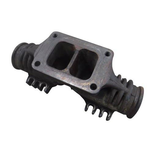 Used Exhaust Manifold Center Section fits Case IH 7230 8230 9230 504387396