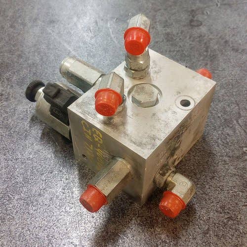 416761 | Grain Cover Hydraulic Manifold | Case IH 7120 8120 9120 |  | 84376064 | 84194653 |  84246060