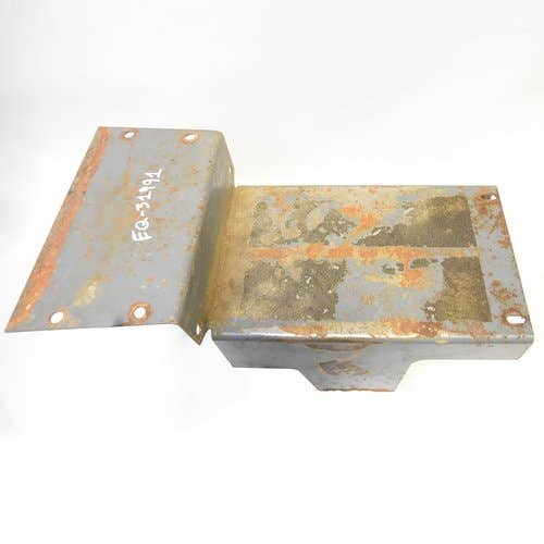 Used Center Cover fits New Holland C175 C185 C190 L160 L170 L175 L180 L190 LS160 LS170 LS180 LS180B LS185B LT185B LT190B L185 86633166 Used Center Cover fits New Holland C175 C185 C190 L160 L170 L175 L180 L190 LS160 LS170 LS180 LS180B LS185B LT185B LT190B L185 86633166