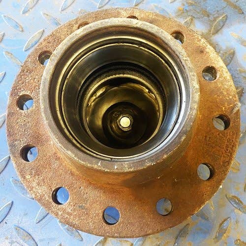 413940 | Mid-Wheel Roller Hub | Challenger 35 55 |  | 3654870