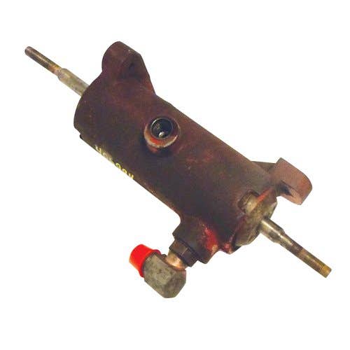 Used Clutch Booster Cylinder fits International 786 886 986 1086 1486 1586 3088 3288 3388 3588 3688 3788 6388 6588 6788 113965C93 Used Clutch Booster Cylinder fits International 786 886 986 1086 1486 1586 3088 3288 3388 3588 3688 3788 6388 6588 6788 113965C93