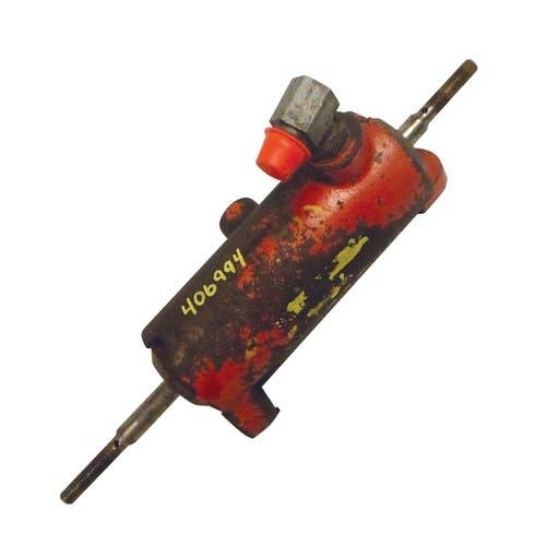 406994 | Clutch Booster Cylinder | International | Farmall | IH 786 886 986 1086 1486 1586 3088 3288 3388 3588 3688 3788 6388 6588 6788 |  | 113965C93