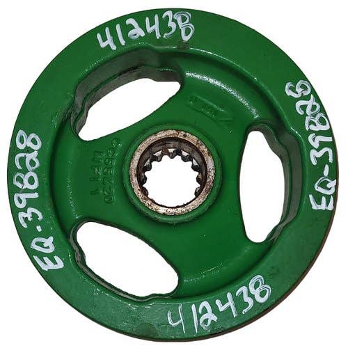 Used Conditioner Drive Pulley fits John Deere C300 C350 C400 S300 S350 525 530 535 625 630 635 730 735 830 835 535 625 FH302072 CC55420 Used Conditioner Drive Pulley fits John Deere C300 C350 C400 S300 S350 525 530 535 625 630 635 730 735 830 835 535 625 FH302072 CC55420