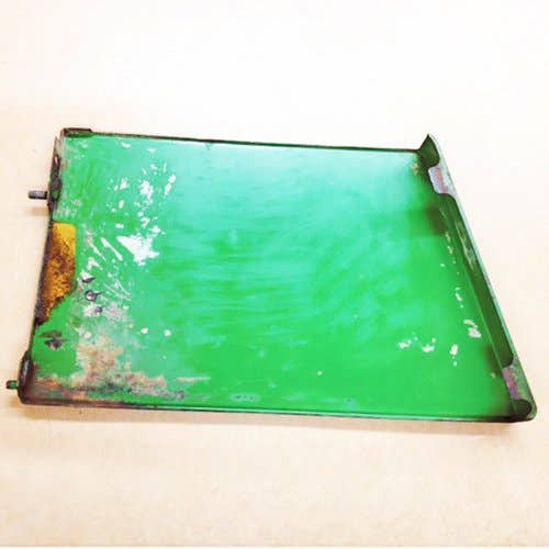 Used Console Cover - Right Hand fits John Deere 600 4320 4520 4620 7020 7520 3020 4000 4020 500B 500C 510 500A 600 500B 500C 510 500A AR40584