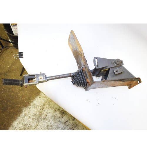 434925 | Control Lever Assembly | LH | New Holland L140 L150 LS140 LS150 |  | 86606172 | 86573243 | 86573170 | 86573114