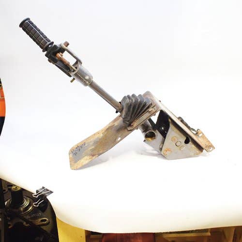 434925 | Control Lever Assembly | LH | New Holland L140 L150 LS140 LS150 |  | 86606172 | 86573243 | 86573170 | 86573114