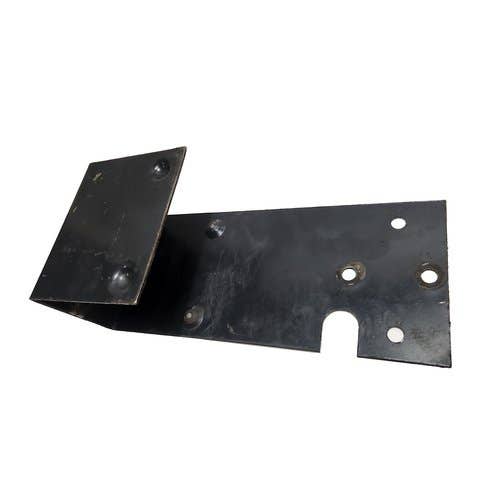 458254 | Coolant Tank Mount | Bobcat S130 543 642 643 645 653 742 743 751 753 763 773 843 |  | 6709415 | 6571814