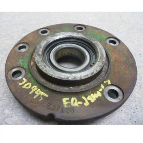 432335 | Cutterbar Bearing Housing | John Deere C450 C500 910 915 916 920 925 926 930 935 936 945 946 955 956 990 990 |  | E127016 | E87126