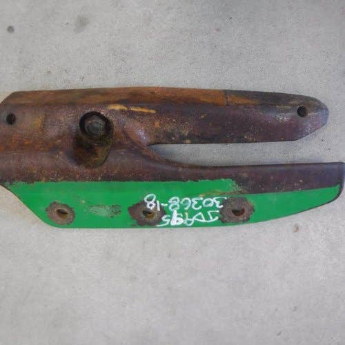 433575 | Cutterbar Cap | LH | John Deere 500R 916 926 936 946 956 990 990 990 994 995 |  | E95878