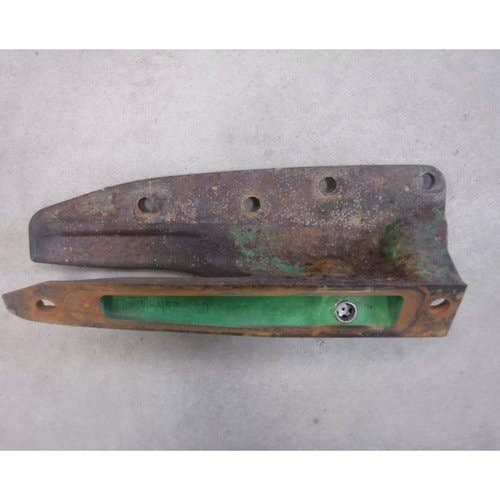 Used Cutterbar Cap - Right Hand fits John Deere 916 926 936 946 956 990 500R 994 995 990 E95877 E131909 Used Cutterbar Cap - Right Hand fits John Deere 916 926 936 946 956 990 500R 994 995 990 E95877 E131909