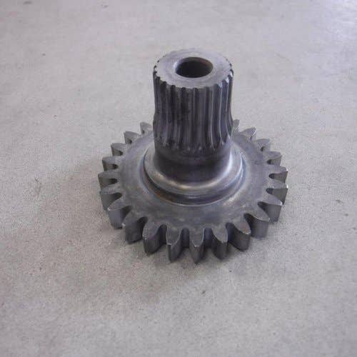 497362 | Cutterbar Gear | John Deere 535 535 735 916 926 936 956 990 990 |  | E98767 | E96941 | FH312596