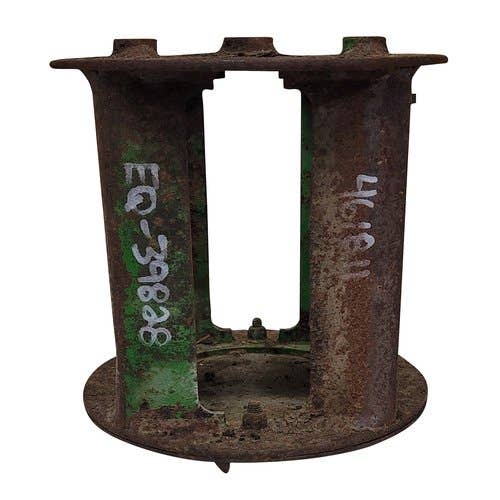 461811 | Cutterbar Tower | John Deere C300 C350 C400 S250 S300 S350 525 530 535 535 625 625 630 635 730 735 830 835 |  | AE59633