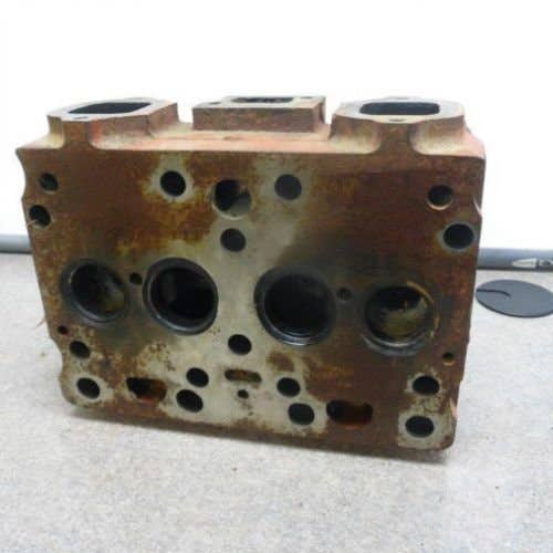Used Cylinder Head fits Case IH 2294 fits Case 1570 2090 2094 2290 2294 A67352 A67351 Used Cylinder Head fits Case IH 2294 fits Case 1570 2090 2094 2290 2294 A67352 A67351