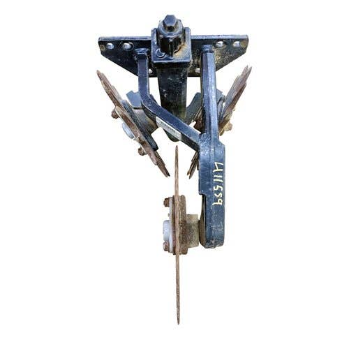 Used Dawn Row Cleaner/Coulter Assembly - Left Hand fits John Deere 1700 1710 1720 1730 1750 1760 1770 1780 1790 1795 7200 7300 fits White fits Kinze Used Dawn Row Cleaner/Coulter Assembly - Left Hand fits John Deere 1700 1710 1720 1730 1750 1760 1770 1780 1790 1795 7200 7300 fits White fits Kinze