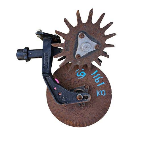 411604 | Dawn Row Cleaner/Coulter Assembly - Left Hand | John Deere 1710 1715 1720 1725 1730 1735 1750 1755 1760 1760NT 1765 1765NT 1770 1770NT 1775 1775NT 1780 1785 1790 1795 7200 7300 | Kinze 3000 3200 3400 3500 3600 3700 3800 | |  |  1572 | 1130A-14