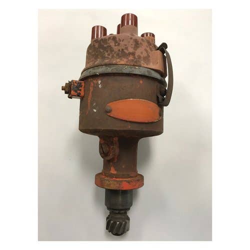 Used Distributor fits Allis Chalmers D10 D12 D14 D15 D17 fits Delco Remy 1112584 1112593 1112609 1111745 Used Distributor fits Allis Chalmers D10 D12 D14 D15 D17 fits Delco Remy 1112584 1112593 1112609 1111745