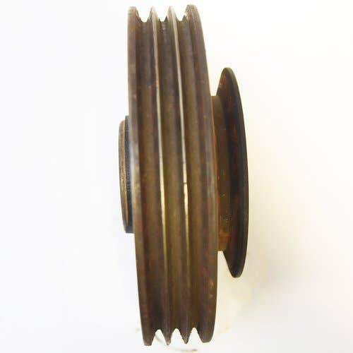 Used Drive Pump Pulley fits Kubota V2203 fits Bobcat 773 753 763 6726539 6726538 Used Drive Pump Pulley fits Kubota V2203 fits Bobcat 773 753 763 6726539 6726538