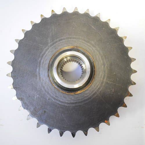 437160 | Drive Sprocket | Gehl R135 |  | 50303185