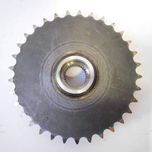 437160 | Drive Sprocket | Gehl R135 |  | 50303185