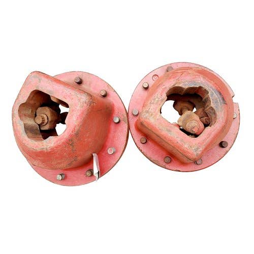 Used Dual Hub - Wedge Lock Sold Individually fits International 5088 5288 5488 105007C1 105007C2 1287800C91 1286837C91 67478C1 Used Dual Hub - Wedge Lock Sold Individually fits International 5088 5288 5488 105007C1 105007C2 1287800C91 1286837C91 67478C1