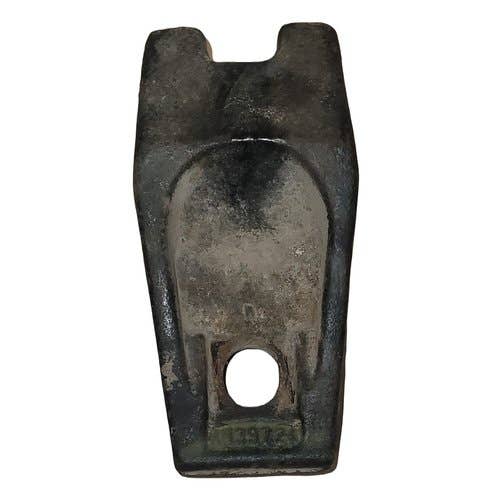 496797 | Dual Position Wheel Clamp | Case 2470 2670 2870 4490 4494 4690 4694 4890 4894 |  | A139724 | A75895