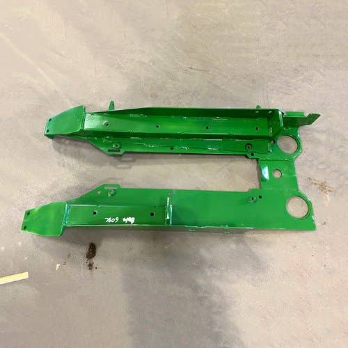 456224 | Early Row Unit Frame - Chopping | John Deere 600 600 606 606C 608 608C 612 612C | Frontier CH2112 CH2208 |  | AH231021 | AH227821