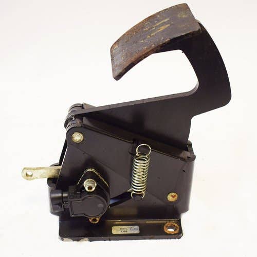 437179 | Electronic Throttle Control Pedal | Gehl R135 R150 R165 |  | 50302357