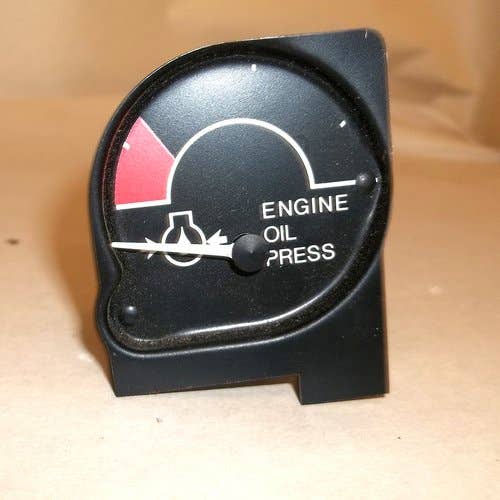 430821 | Engine Oil Pressure Gauge | John Deere 484 4030 4040 4050 4230 4240 4250 4430 4440 4450 4630 4640 4650 4840 4850 6000 7440 7445 8430 8630 9910 9920 9930 9940 9950 9960 |  | AR62409
