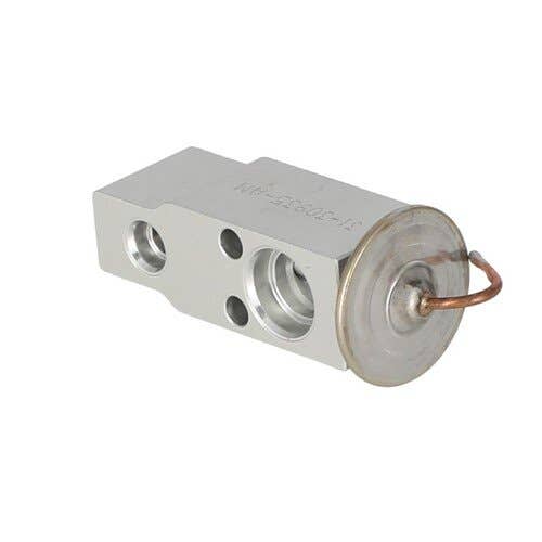 157015 | Expansion Valve | Block | AGCO DT160 DT180 DT180A DT200 DT200A DT220A DT225 DT240A GT55A GT65A GT75A LT75A LT85A |  | 72275588 | 72275588 | 87529495 | 87529495 | 9971586 | 0.010.1714.3 | 4382814 | ND4475001031 | 3902334M91 | 5165716