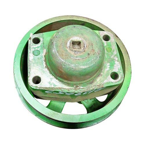 461307 | Fan Drive Pulley W/ Hub | John Deere 9200 9300 9300 9300T 9400 9400T |  | RE64657 | R128972 | R129057