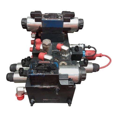 413145 | Feeder House Valve Assembly | New Holland CR6.90 CR6090 CR7.90 CR7090 CR8090 CR8.90 CR9090 CR9.90 CR10.90 CX8070 CX8.90 CX8090 |  | 84457511 | 47409583 |  87657866 |  87657069 |  86580299 |  86580300 |  87623353 |  87658222