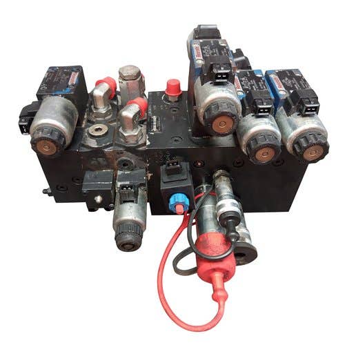 413145 | Feeder House Valve Assembly | New Holland CR6.90 CR6090 CR7.90 CR7090 CR8090 CR8.90 CR9090 CR9.90 CR10.90 CX8070 CX8.90 CX8090 |  | 84457511 | 47409583 |  87657866 |  87657069 |  86580299 |  86580300 |  87623353 |  87658222