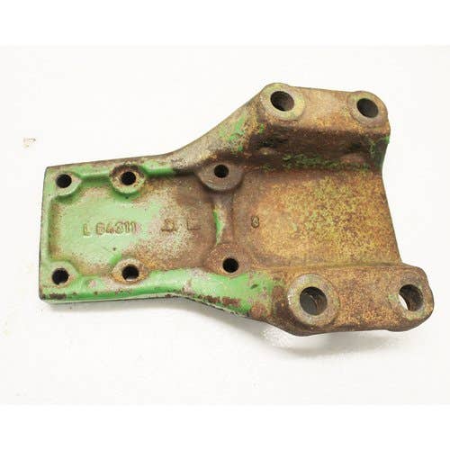 433469 | Fender Base Bracket | John Deere 1640 2040 2040S 2140 2155 2350 2355 2550 2555 2750 2755 2950 2955 3040 3055 3140 3150 3155 3255 6100D 6105D 6110 6110D 6110L 6110R 6115D 6120 6120L 6120R 6125D 6130D 6130R 6140D |  | L165957 | L64311 | R64311