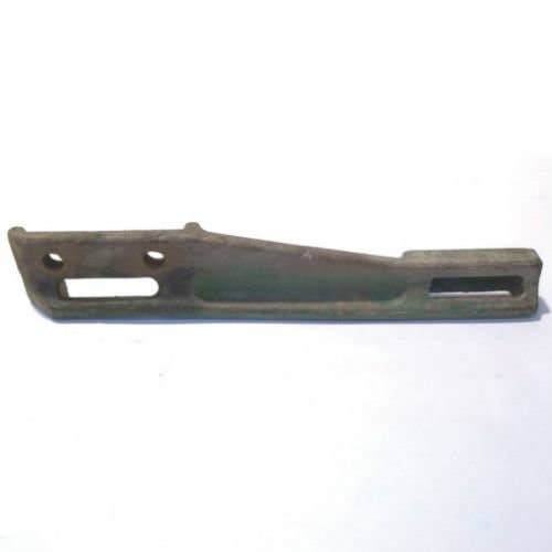 Used Fender Hinge RH fits John Deere 244 344 444 644 844 643 843 870 243 244 343 344 443 444 543 546 643 644 645 843 844 870 1243 H109940 H91574