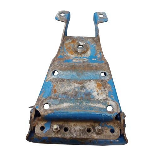 457524 | Drawbar Support Hanger | Ford 340A 340B 445 445A 450 515 532 540 540A 540B 545 545A 550 555 555A 555B 655 655A 2810 2910 3000 3055 3550 3900 3910 4000 4610 |  | E3NN809BC, E3NN809BB | 81812721