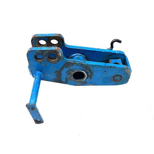 428516 | Toplink Bracket | Ford 2110 |  | SBA370030050