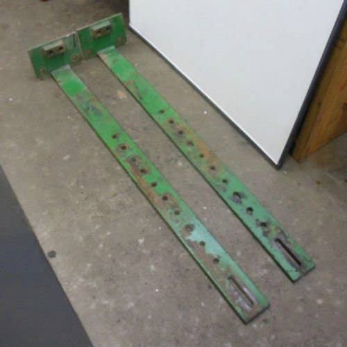 Used Stack Weight Bracket Pair fits John Deere 2510 2520 3010 3020 4000 4010 4020 4030 4040 4050 4230 4240 4250 4320 4430 4440 4450 4620 4630 AR58357