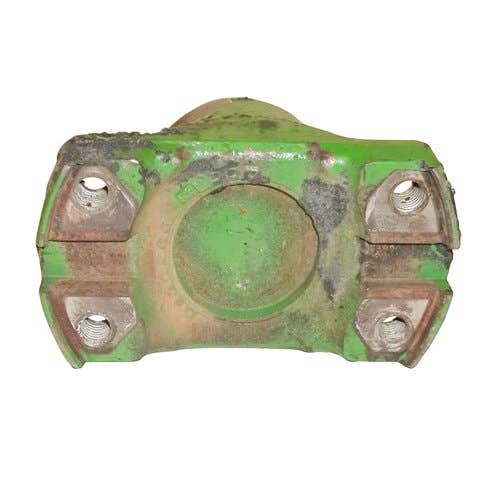 457655 | Front PTO Drive Shaft Yoke | John Deere 7600 7610 7630 7700 7710 7720 7730 7800 7810 7815 7820 7830 7920 7930 |  |  RE61882