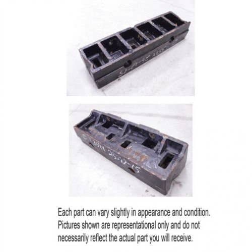 Used Weight Bracket fits Case IH 1896 2096 2394 2594 3394 3594 7110 7120 7130 7140 7150 7210 7220 7230 7240 7250 1968025C2 1968025C3 1342125C2