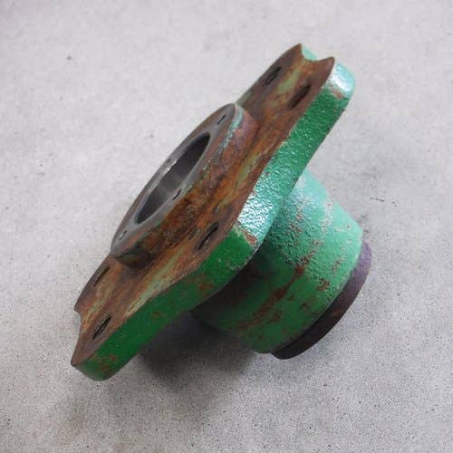 497253 | Front Wheel Hub | John Deere 750 750 850 850 870 870 900 950 950 970 990 1050 1050 1070 | Yanmar YM330 YM336 YM3000 YM3110 YM3220 YM3810 YM4220 |  | CH11159 | CH11159 | CH11857 | CH11857