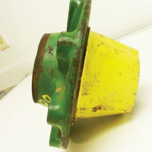 432023 | Front Wheel Hub | John Deere 5010 |  | R35737 | R35737