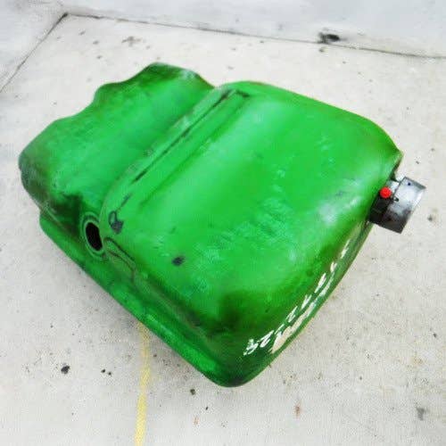 Used Fuel Tank fits John Deere 2040 2750 2140 AL31034 AL35463 AL37379 AL38854 AL41711 AL38857 AL35851 Used Fuel Tank fits John Deere 2040 2750 2140 AL31034 AL35463 AL37379 AL38854 AL41711 AL38857 AL35851